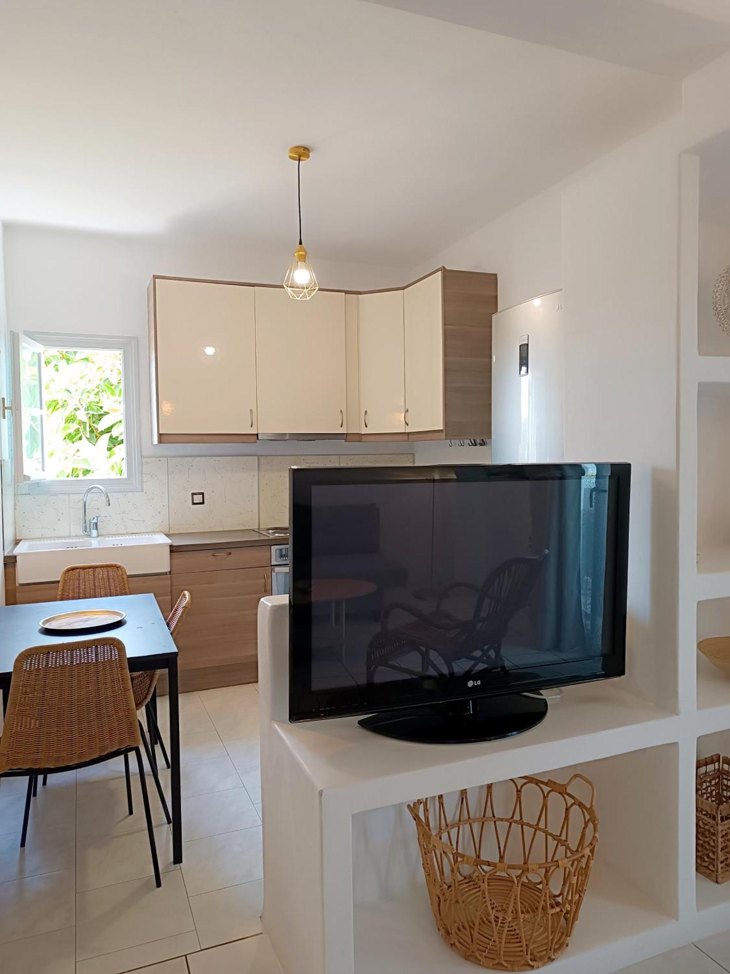 Apanema Paros Apartament *
