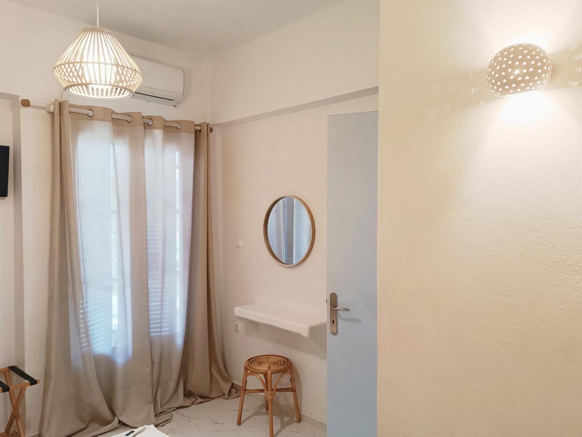 Apanema Paros Apartament Nausa
